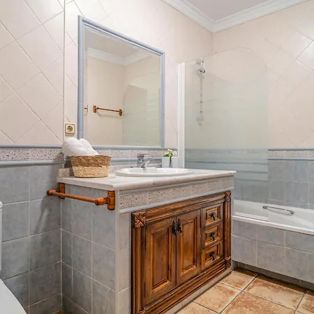 Stunning In With Wifi Tatil Evi Marbella