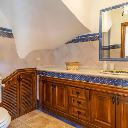 Stunning In With Wifi Holiday home